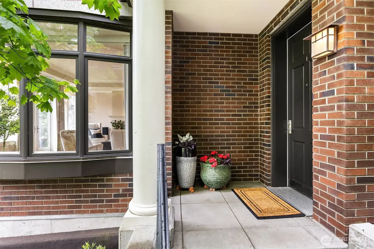 725 Harvard Avenue E, Seattle, WA 98102 - #1