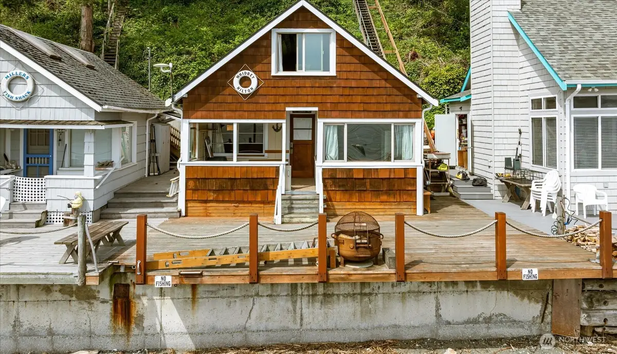 8339 Franklin Road, Clinton, WA 98236 - #1