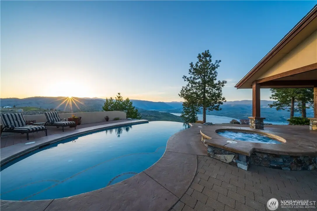 300 Hawks Ridge Road, Chelan, WA 98816 - #1