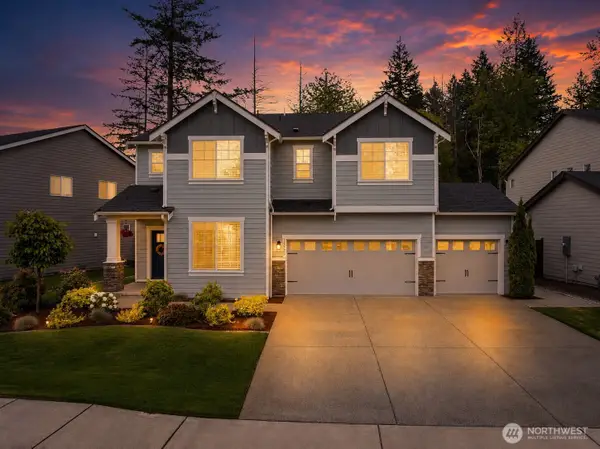 17525 Crossing Drive E, Puyallup, WA 98374