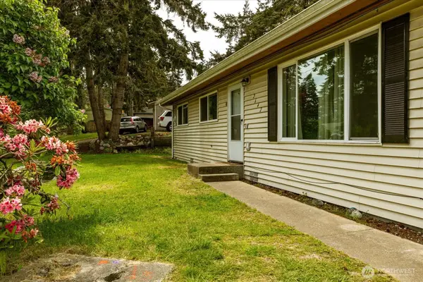 2642 Olympic Drive, Oak Harbor, WA 98277