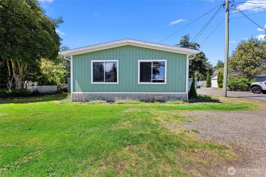 1210 35th Street, Seaview, WA 98644 - #2