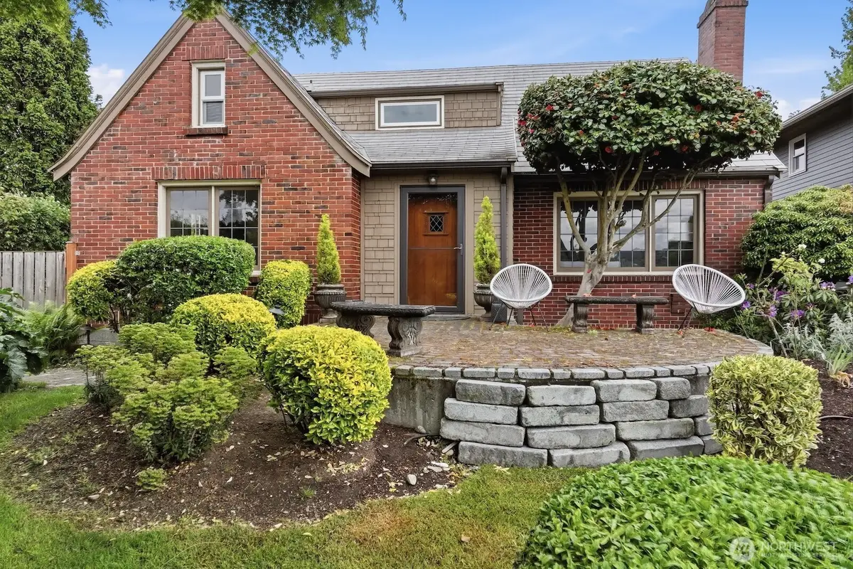 1560 28th Avenue W, Seattle, WA 98199 - #1