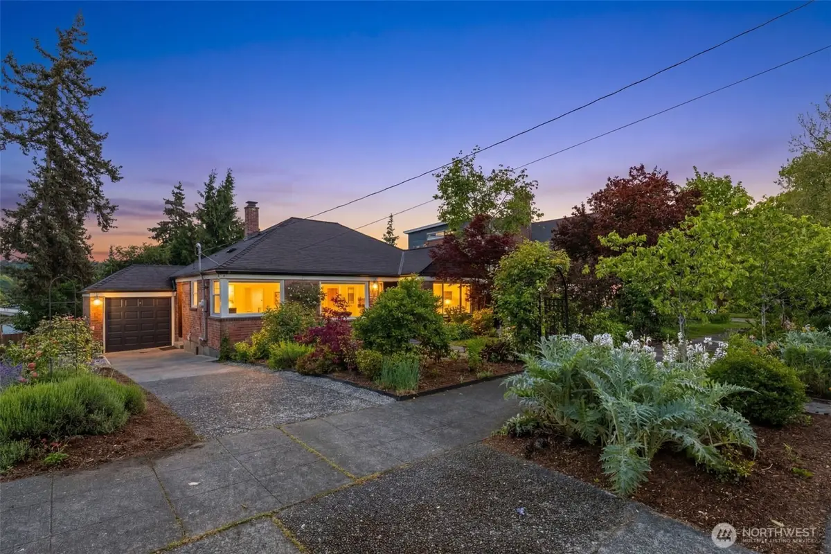 3811 39th Avenue S, Seattle, WA 98118 - #1