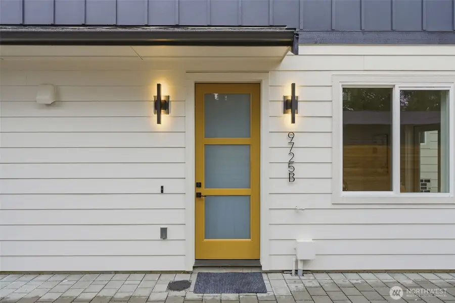 9725 Evanston Avenue N #B, Seattle, WA 98103 - #2