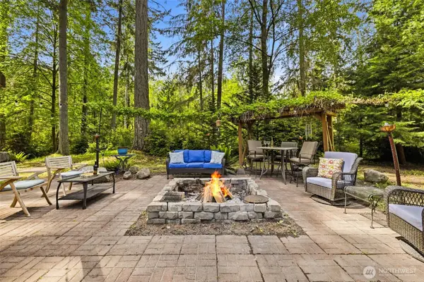 870 10th Lane, Fox Island, WA 98333