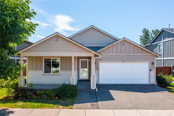242 Riggs Drive E, Enumclaw, WA 98022
