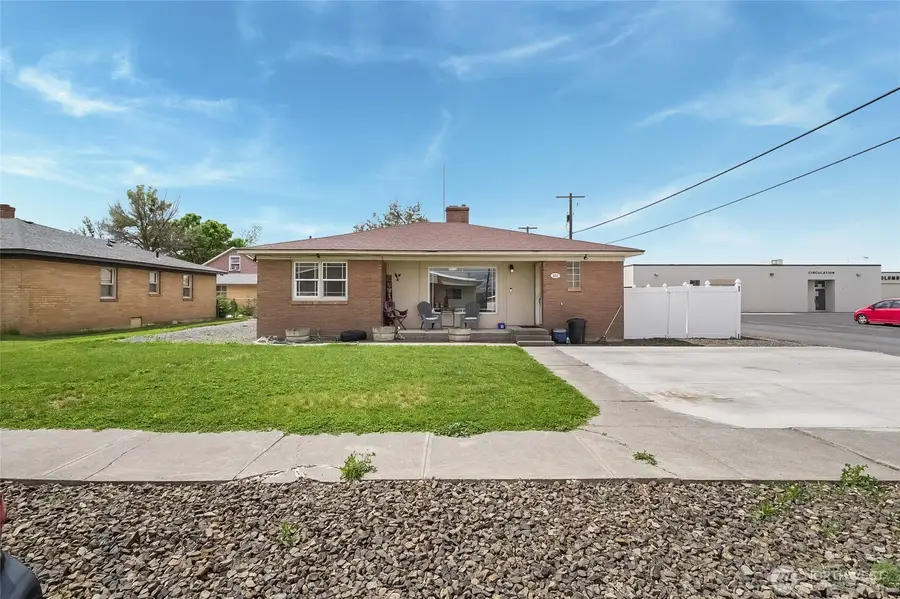320 S Gumwood Street, Moses Lake, WA 98837 - #2