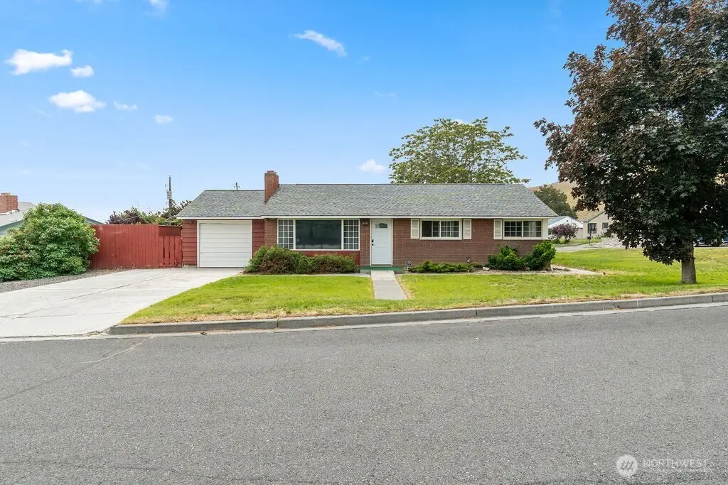 281 Mocliff Avenue, Ephrata, WA 98823 - #1