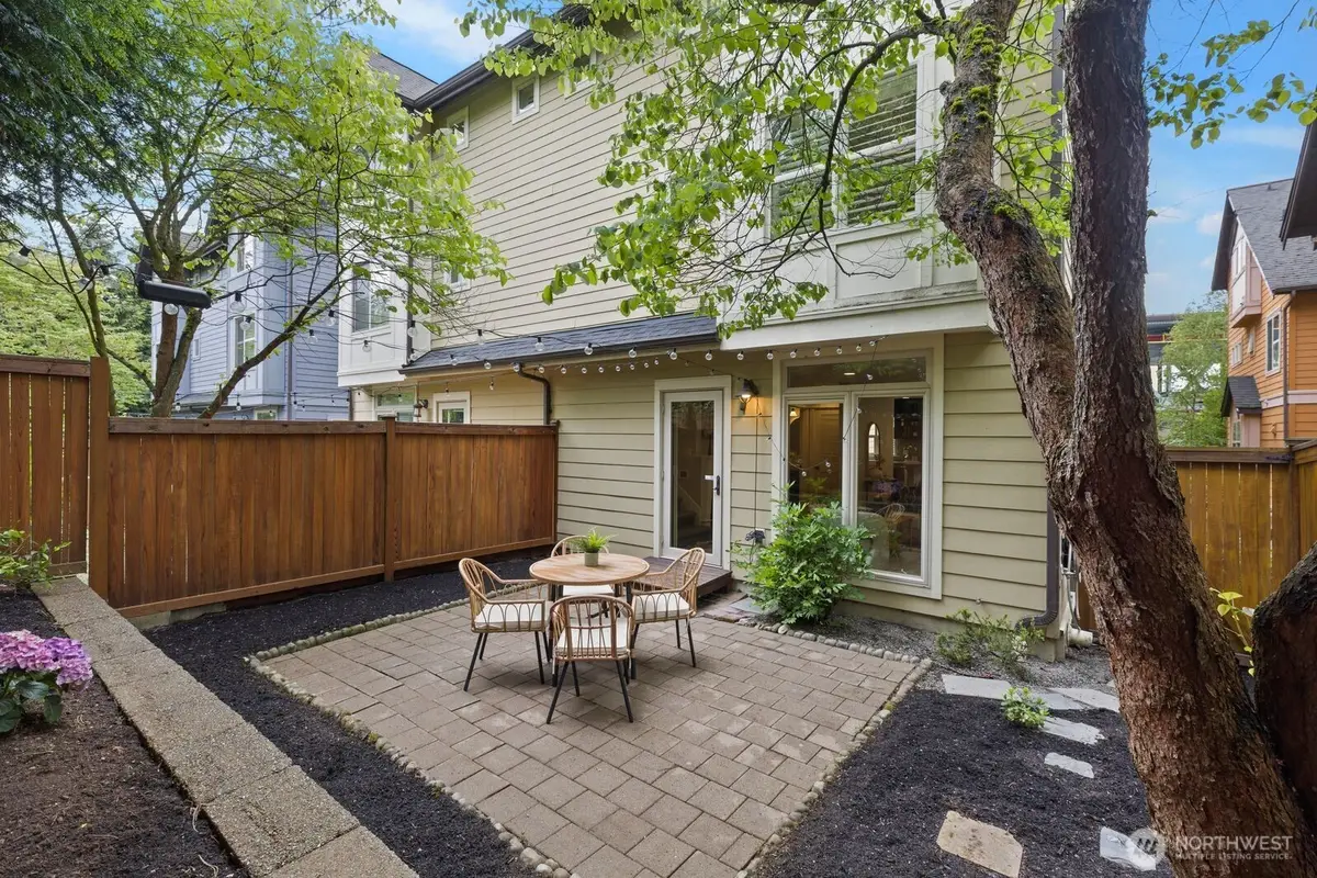 3122 Franklin Avenue E #B, Seattle, WA 98102 - #1