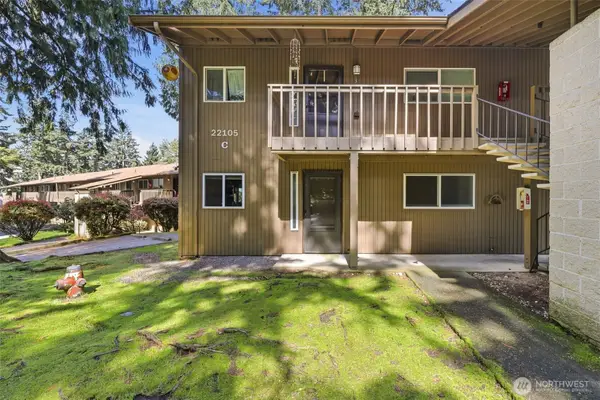 22105 66th Avenue W #1C, Mountlake Terrace, WA 98043