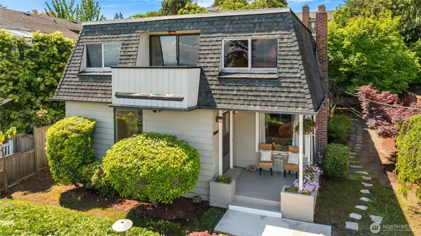 2727 36th Avenue Sw, Seattle, WA 98126