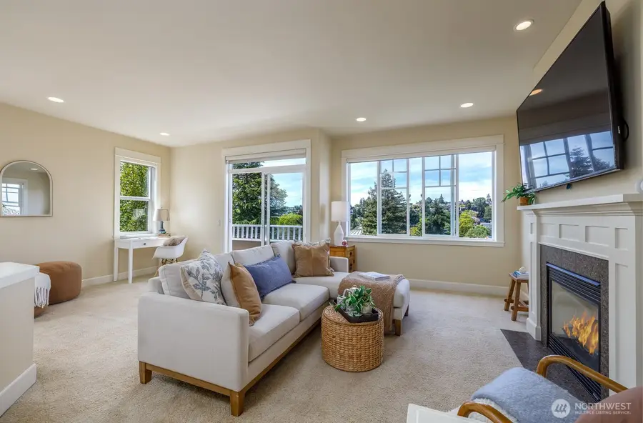 3030 31st Avenue W, Seattle, WA 98199 - #3