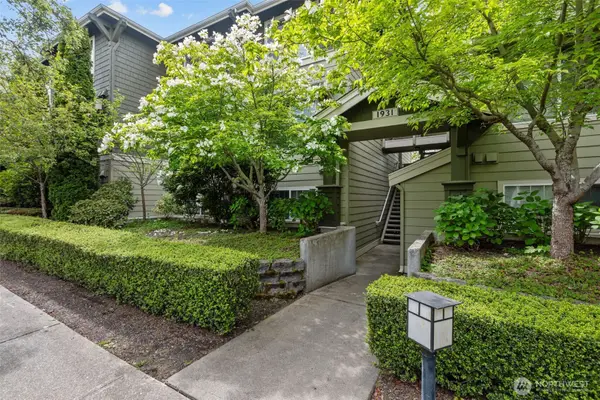 1931 23rd Place Ne #202, Issaquah, WA 98029