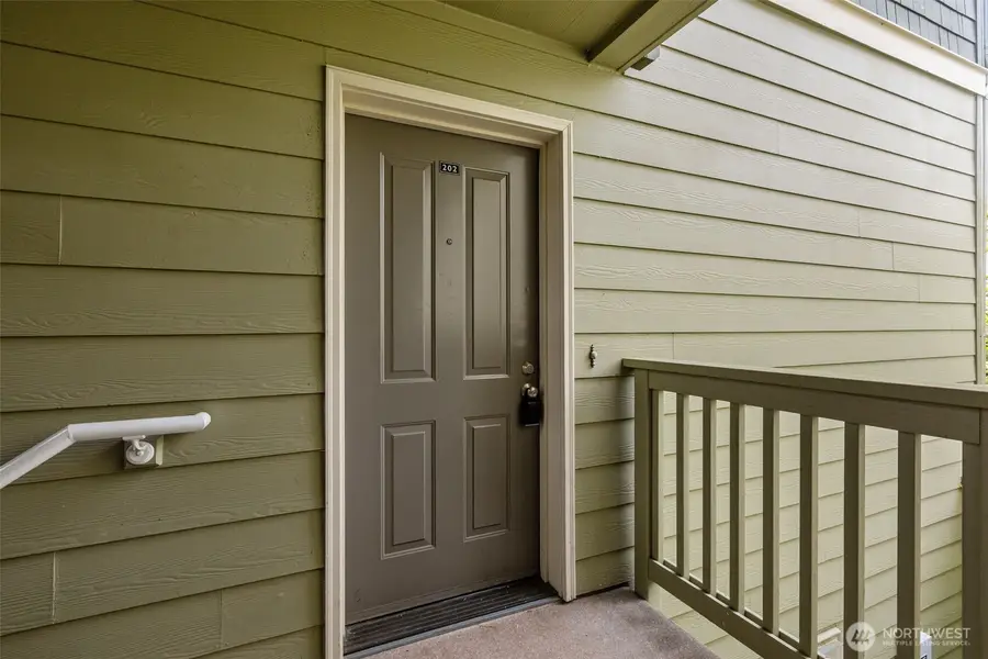 1931 23rd Place Ne #202, Issaquah, WA 98029 - #2