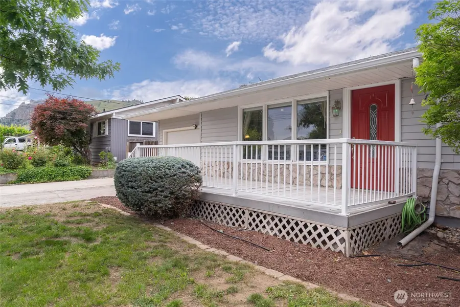 12 S Schafer Street, Wenatchee, WA 98801 - #2