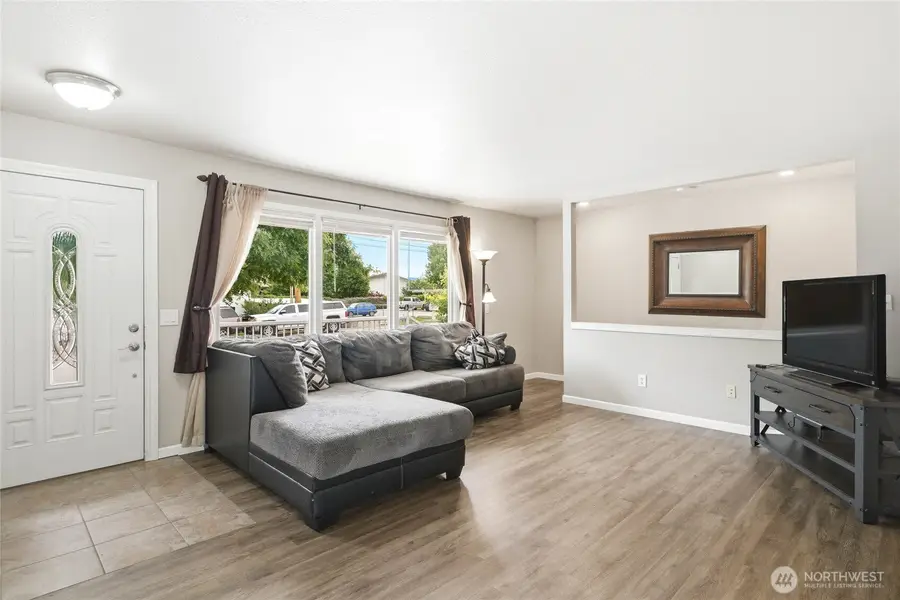 12 S Schafer Street, Wenatchee, WA 98801 - #3