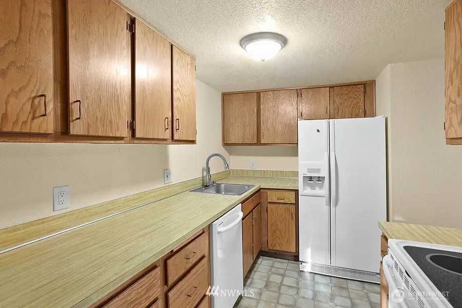 14331 124th Avenue Ne #C33, Kirkland, WA 98034 - #2