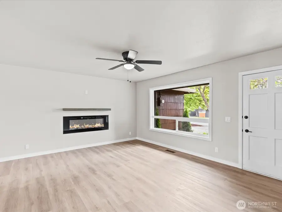 418 S 190th Street, Burien, WA 98148 - #3