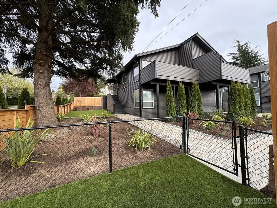 906 6th Street S, Kirkland, WA 98033 - #3