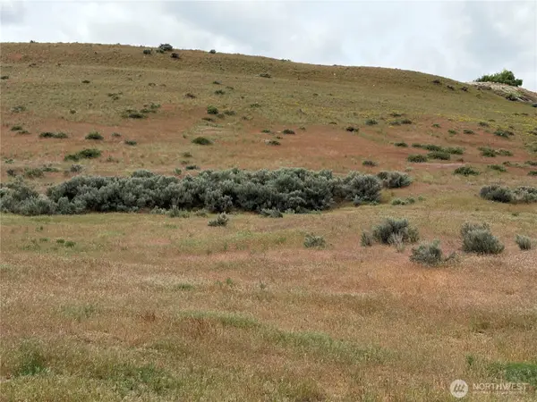 0 Adobe Way, Selah, WA 98942