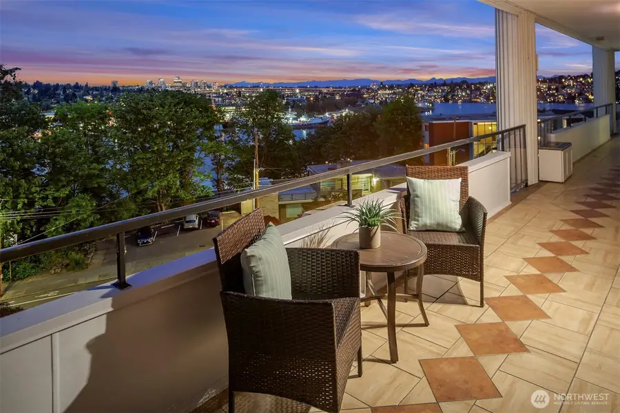 2565 Dexter Avenue N #303, Seattle, WA 98109 - #2