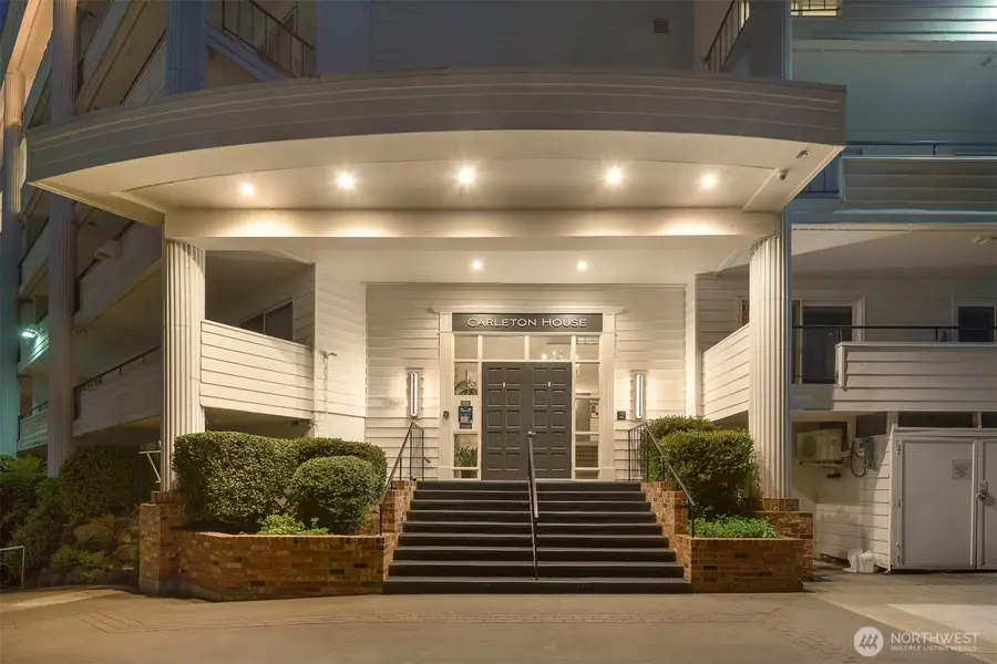 2565 Dexter Avenue N #303, Seattle, WA 98109 - #3