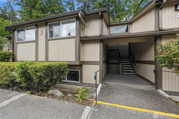4727 176th Street Sw #J-1, Lynnwood, WA 98037