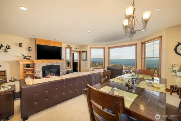 743 Neddie Rose Drive #207, Westport, WA 98595