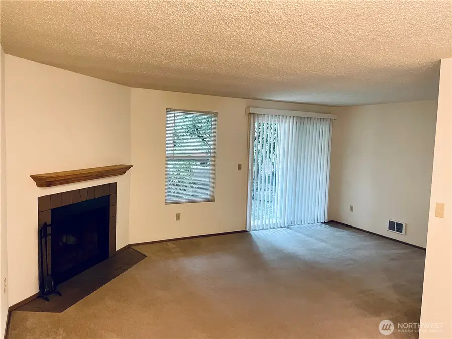 19857 25th Avenue Ne #102, Shoreline, WA 98155 - #2
