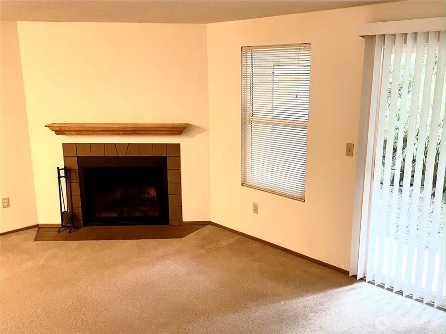 19857 25th Avenue Ne #102, Shoreline, WA 98155 - #3