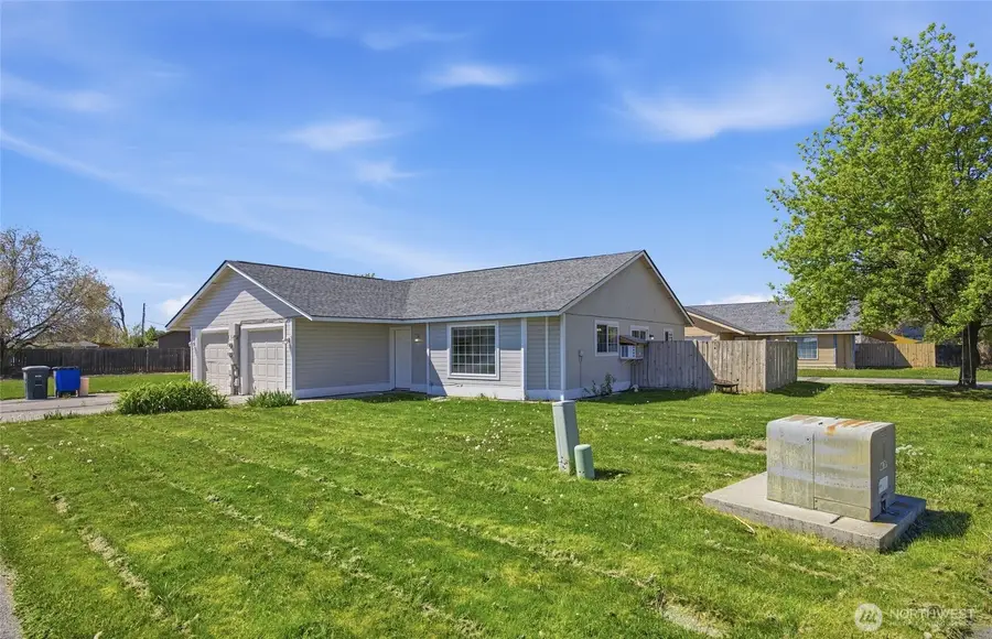 931 Hill Avenue, Moses Lake, WA 98837 - #2