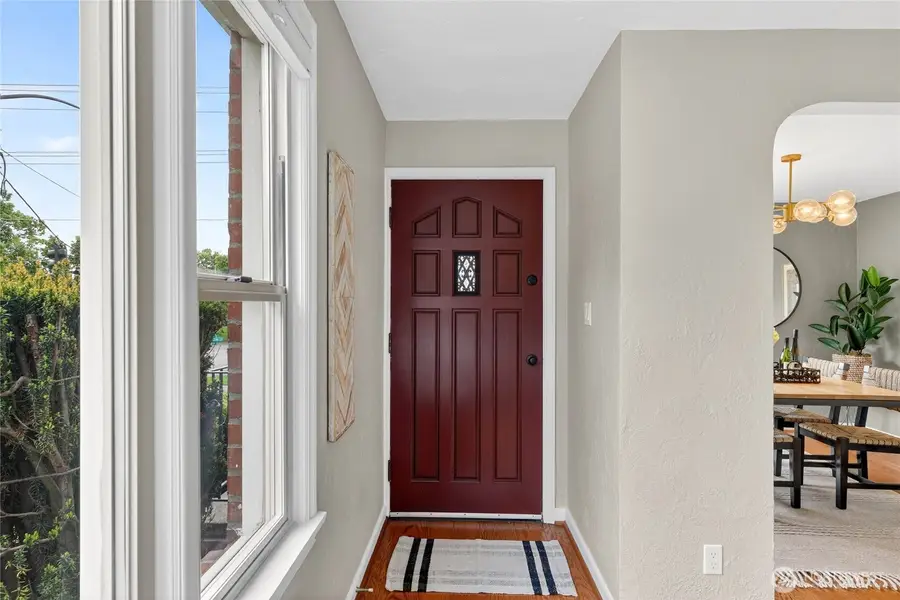 5457 35th Avenue Sw, Seattle, WA 98126 - #3