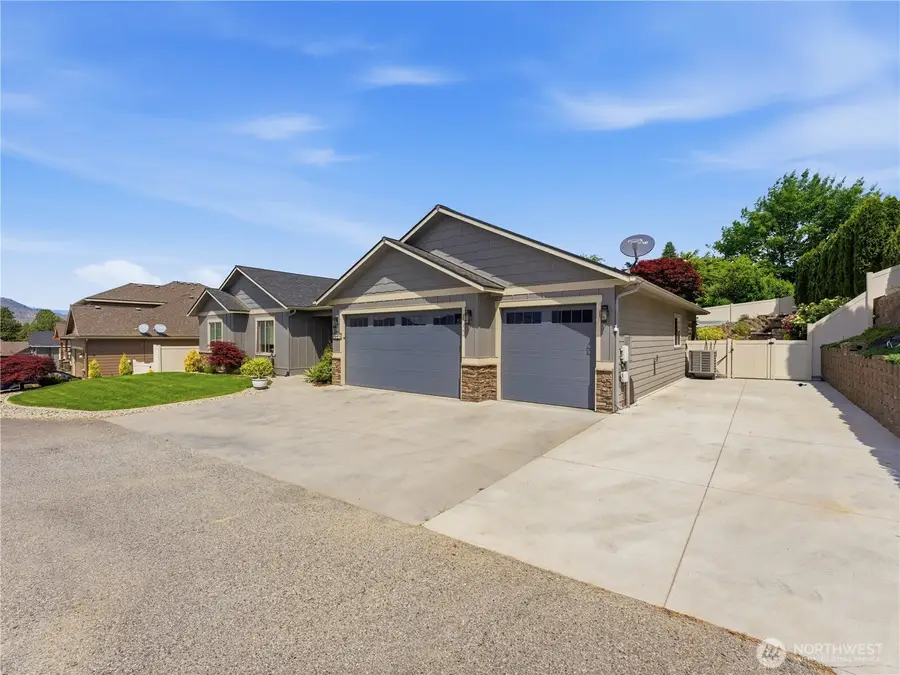 304 Stoneridge Drive, East Wenatchee, WA 98802 - #3