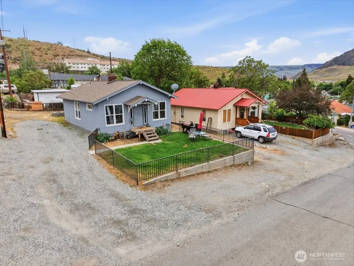 608 N Bradley Street, Chelan, WA 98816 - #1