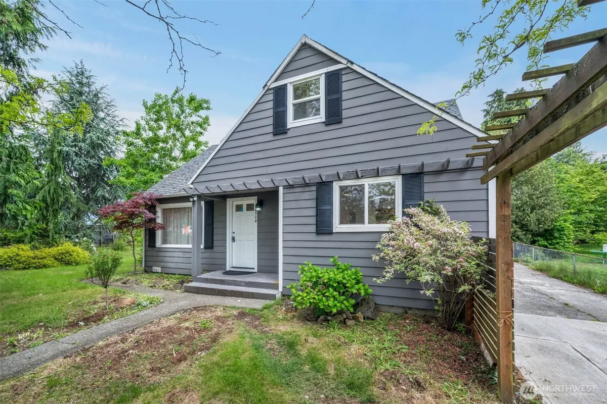 6904 S 124th Street, Seattle, WA 98178 - #1