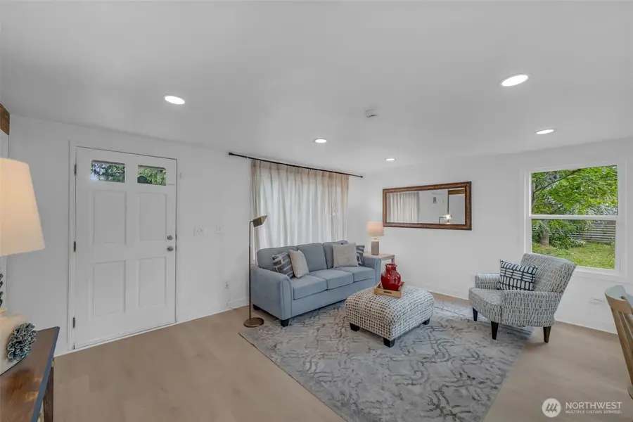 6904 S 124th Street, Seattle, WA 98178 - #3