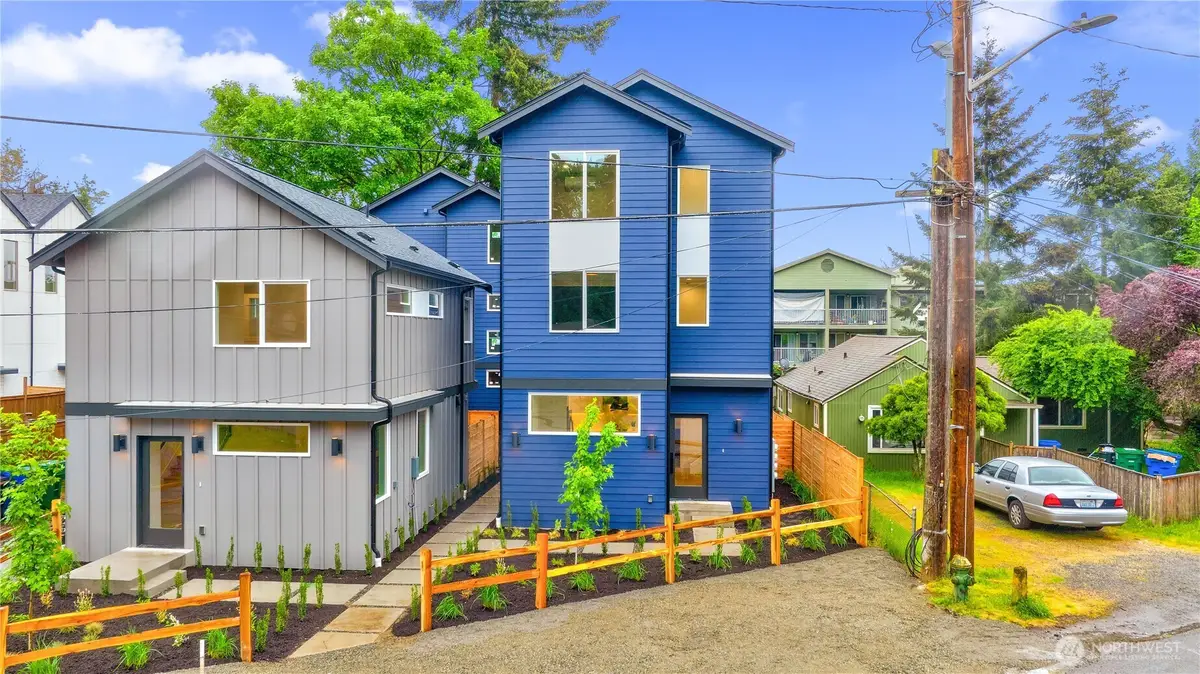 12032 Hiram Place Ne, Seattle, WA 98125 - #1