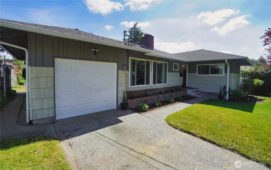 10746 63rd Avenue S, Seattle, WA 98178 - #2