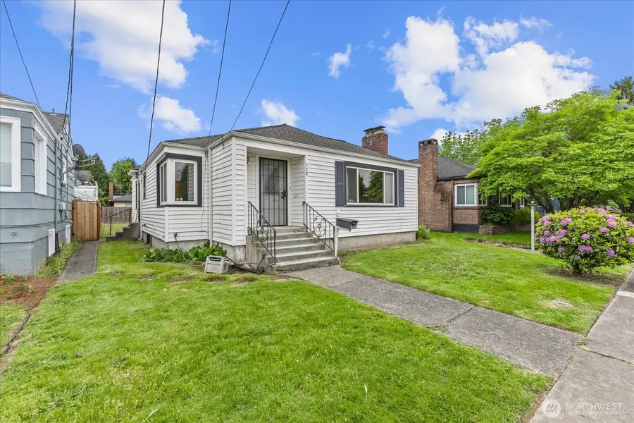 328 Garden Avenue N, Renton, WA 98057 - #2