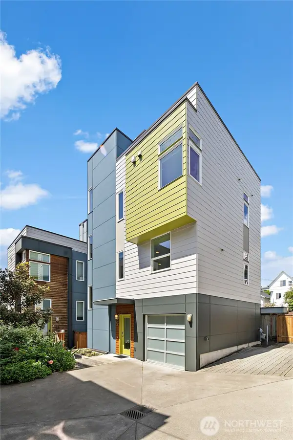 705 18th Avenue S #B, Seattle, WA 98144