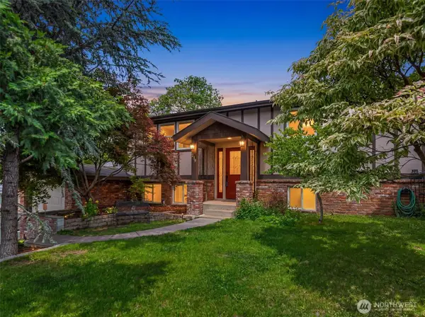 239 6th Street Ne, East Wenatchee, WA 98802