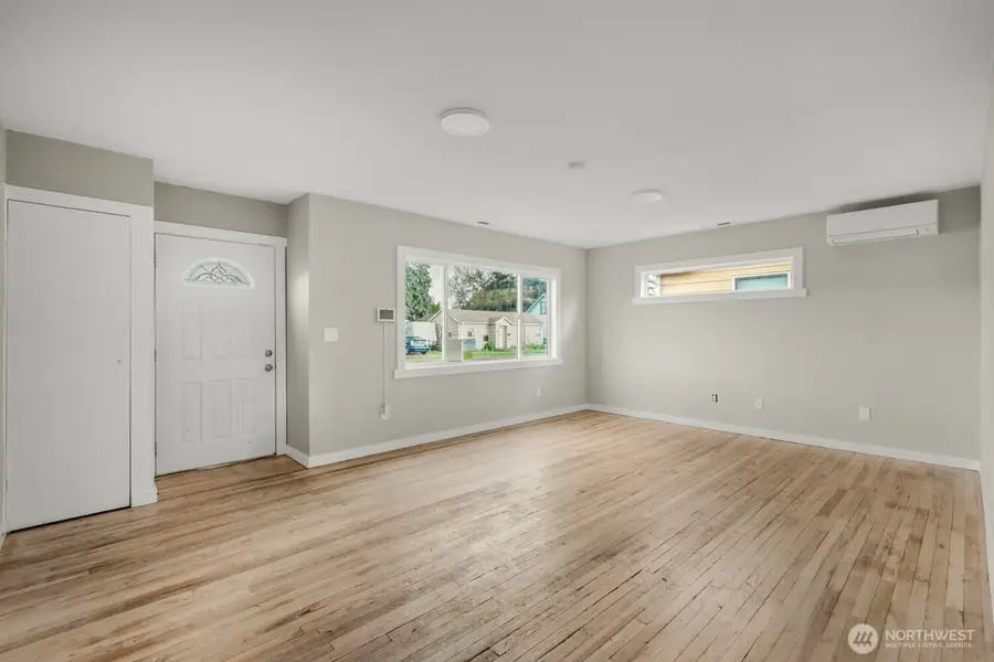 1001 S 6th Avenue, Kelso, WA 98626 - #3