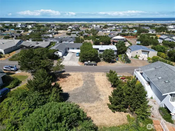 34504 J Place #17, Ocean Park, WA 98640