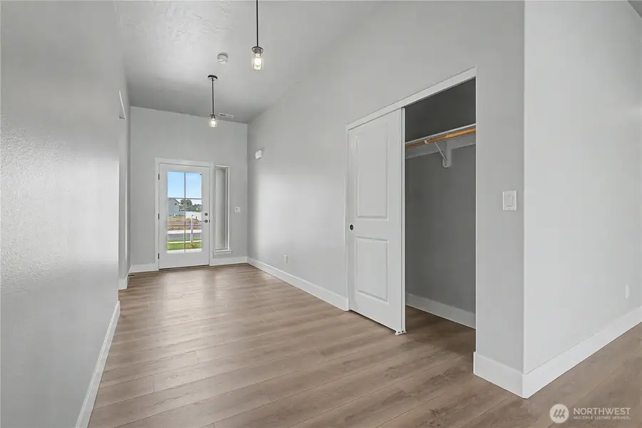523 N Lessor Loop, Moses Lake, WA 98837 - #2