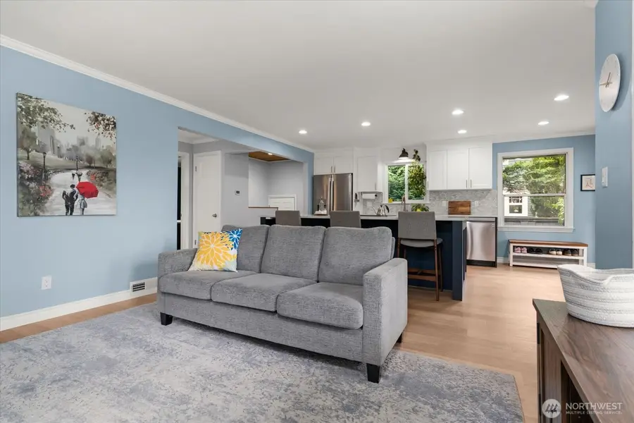 2129 42nd Avenue Sw, Seattle, WA 98116 - #3