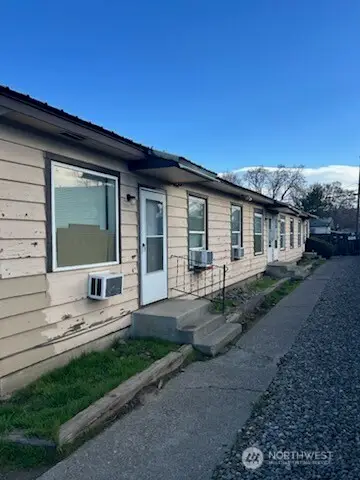 705 N 1st Street, Yakima, WA 98901 - #1