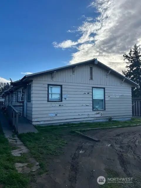 705 N 1st Street, Yakima, WA 98901 - #3