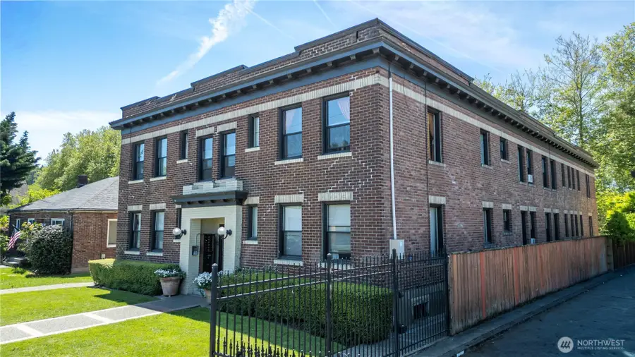 1003 N 1st Street, Renton, WA 98057 - #3