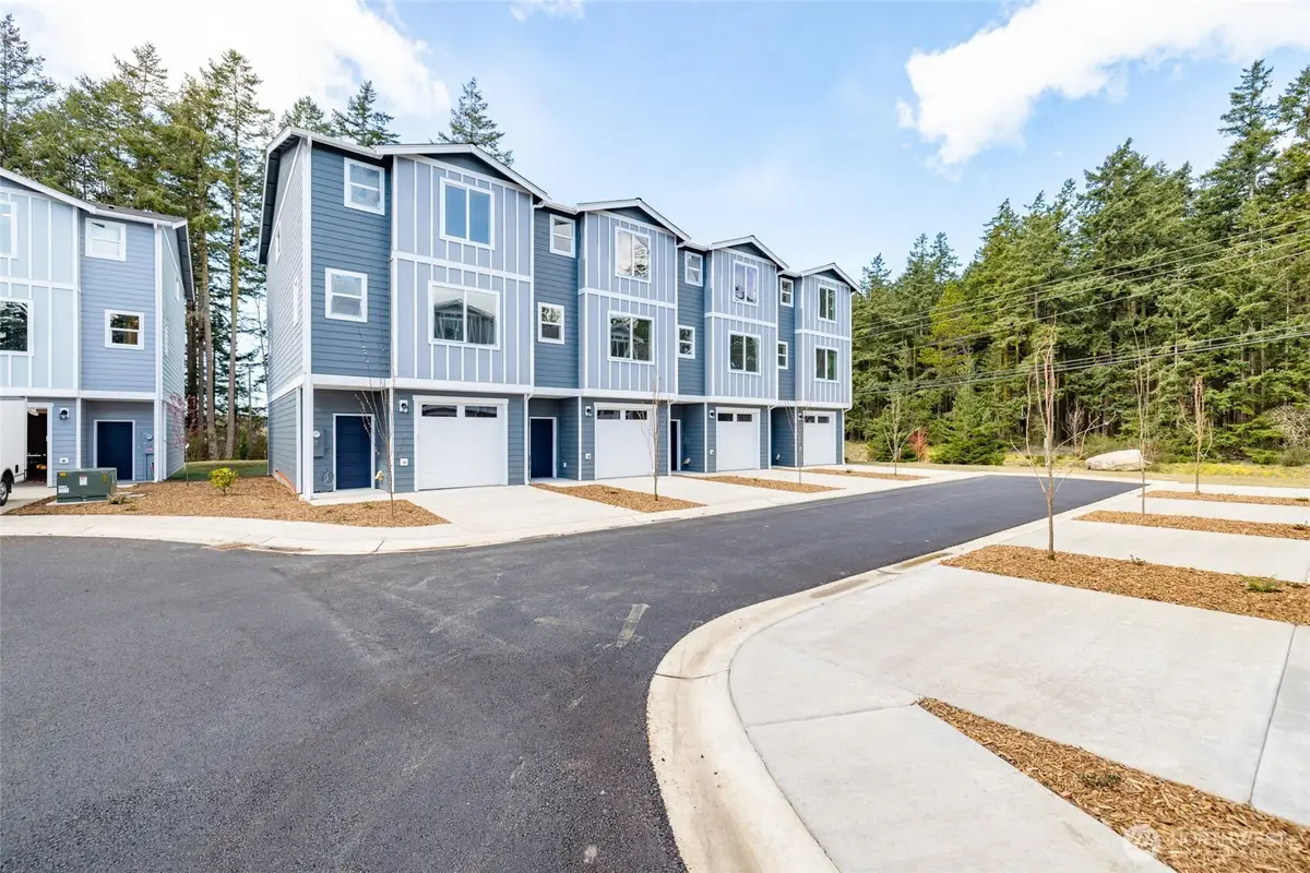 945 NW Heller Street #A2, Oak Harbor, WA 98277 - #1